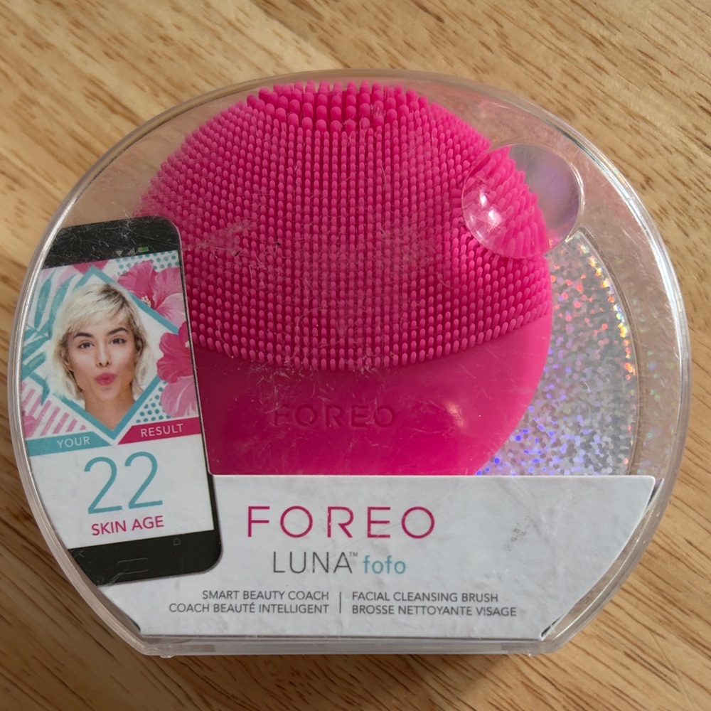 FOREO Luna Fofo in Bright Pink
